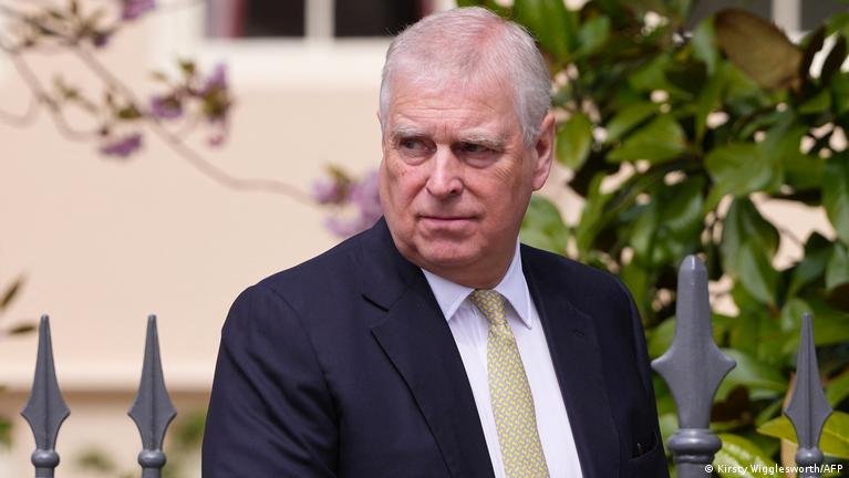 রাজকীয় ইতিহাসে নজিরবিহীন কলঙ্ক: জেফরি এপস্টাইন মামলায় গ্রেপ্তার সাবেক প্রিন্স অ্যান্ড্রু